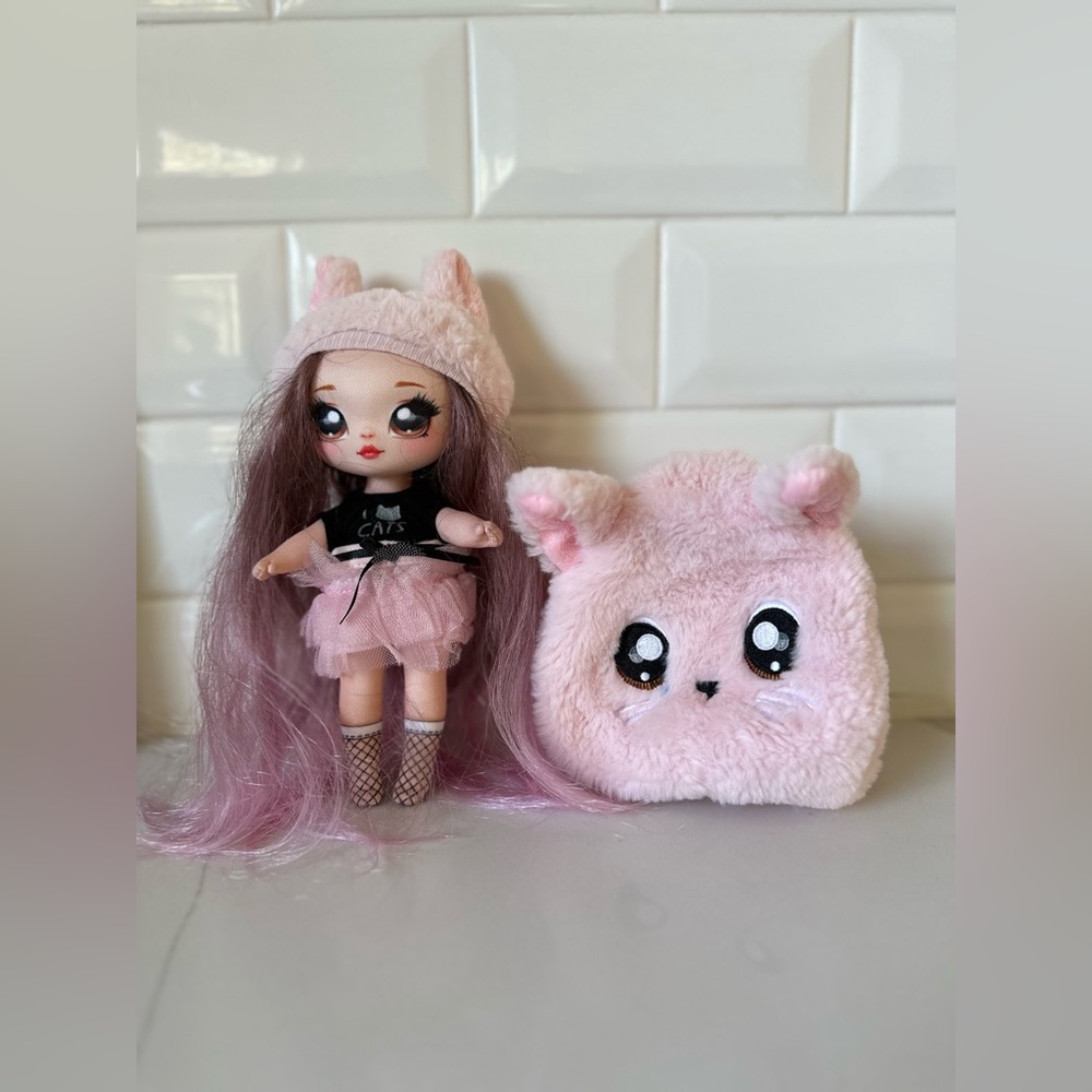 Na Na Na Surprise doll